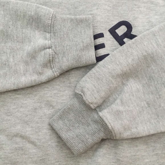 Brandy Melville Gray Crew Neck Sweater - Picture 4 of 9